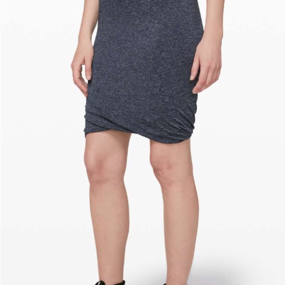Lululemon Boulevard Bliss Skirt Size 6 True Navy - Picture 2 of 9
